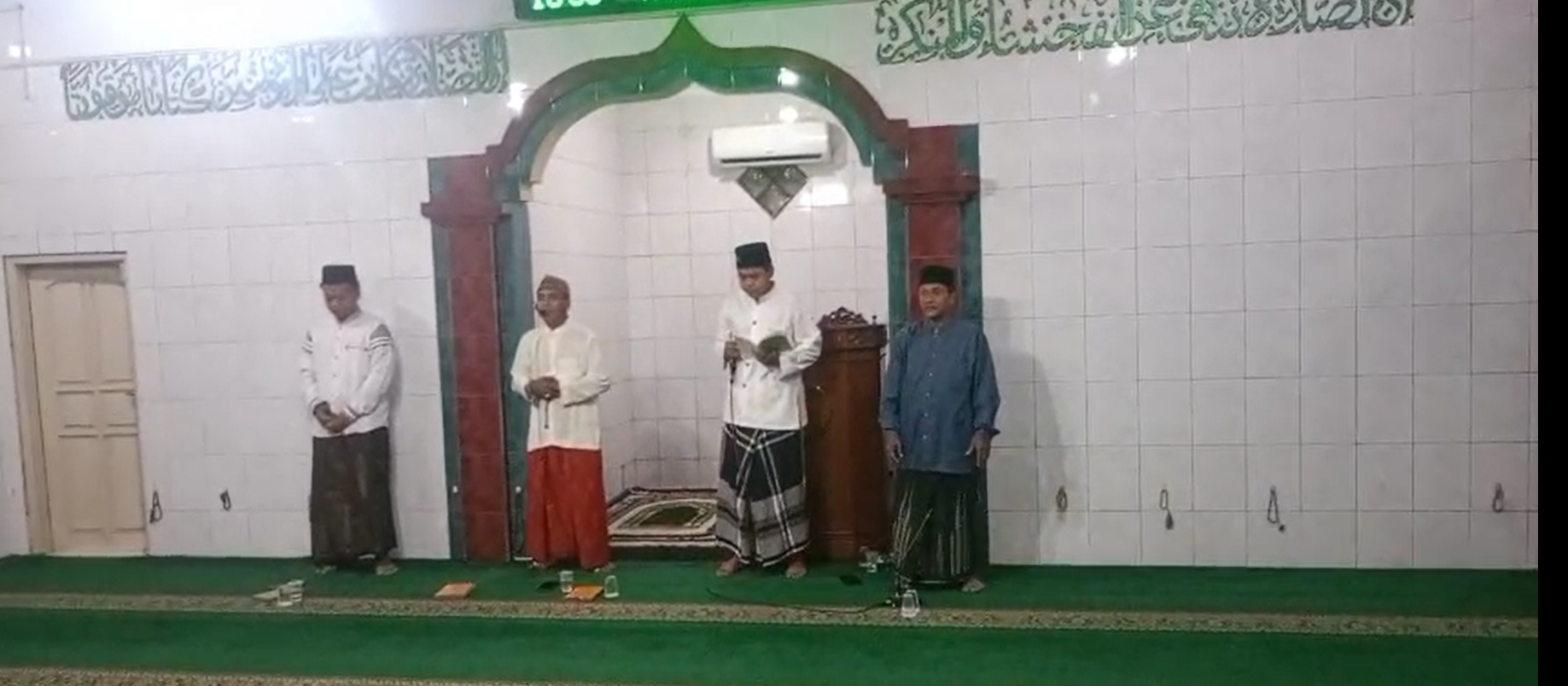 Diba’an Rutin Masjid Mubasyirin, Ikhtiar Menumbuhkan Cinta kepada Rasulullah Diba’an Rutin Masjid Mubasyirin, Ikhtiar Menumbuhkan Cinta kepada Rasulullah