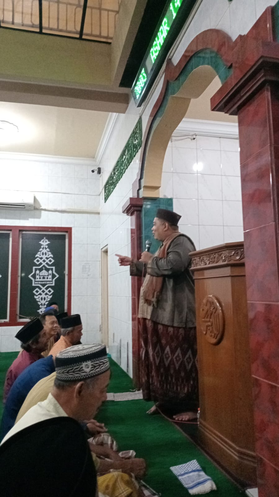 Ramadan dan Al-Qur’an Tak Terpisahkan: Pesan Kultum Tarawih Malam ke-15 di Masjid Mubasyirin